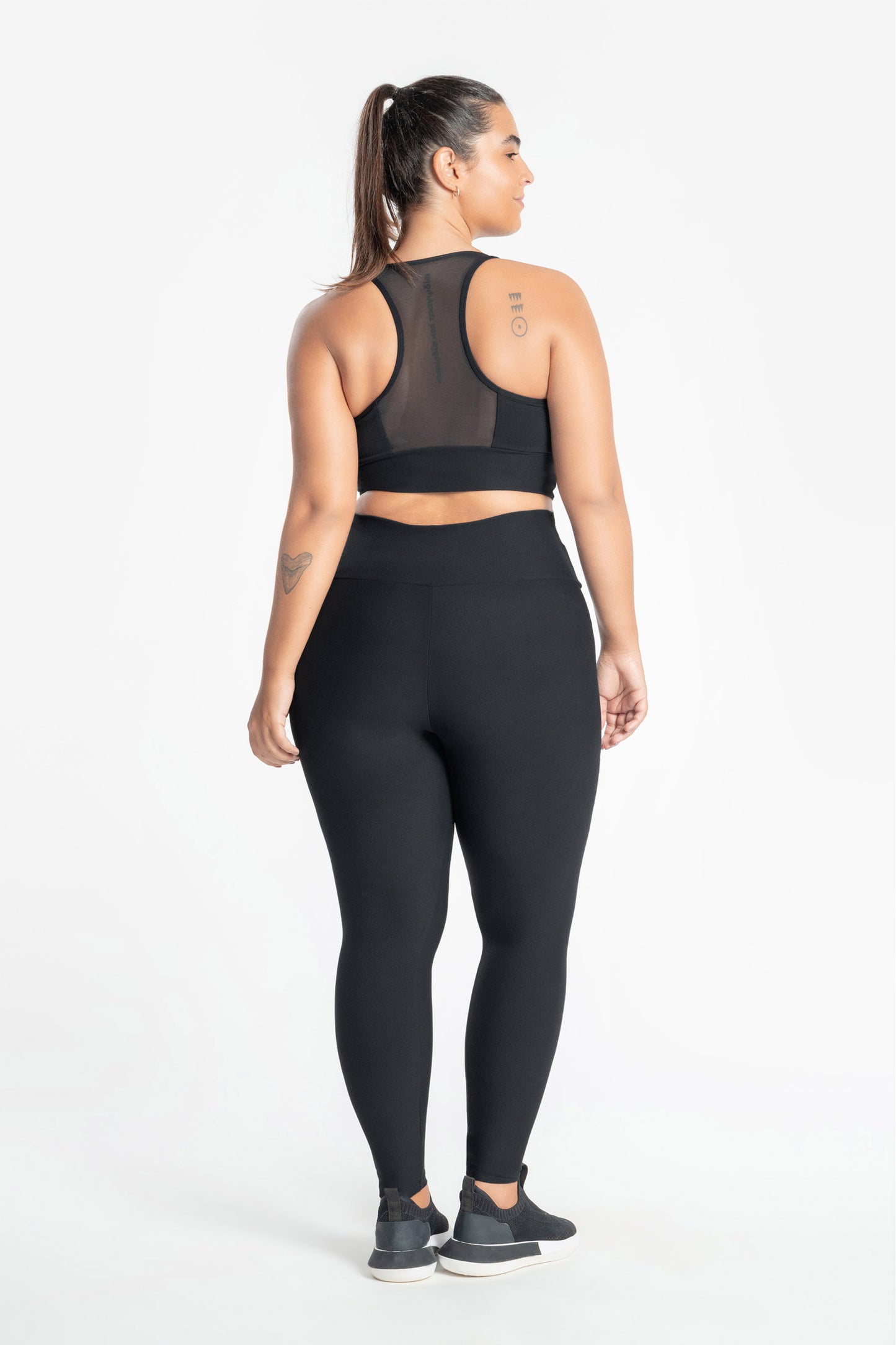 LIVE!+ Essential Active Tight