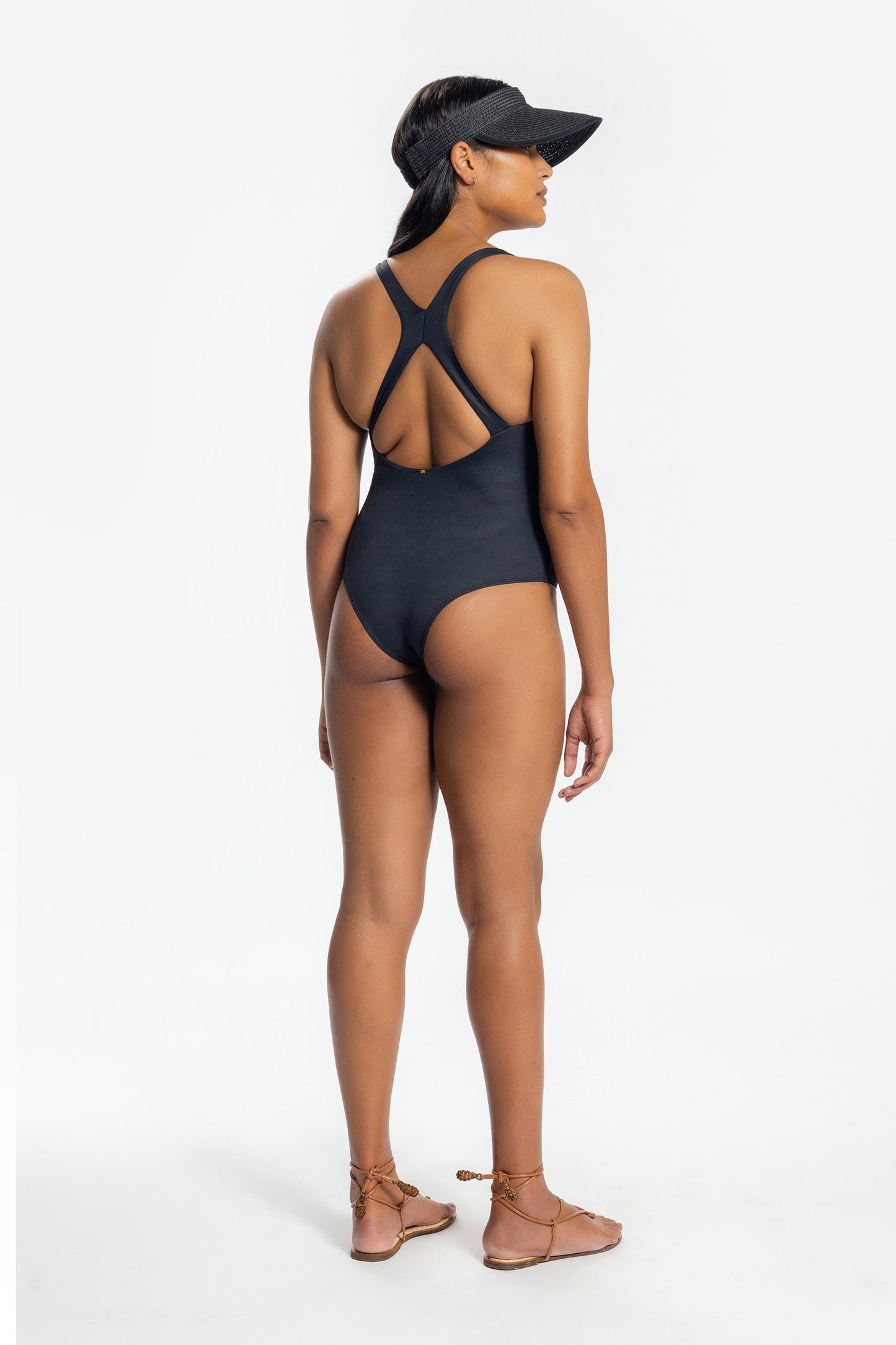 Essential Deep V Onde Piece