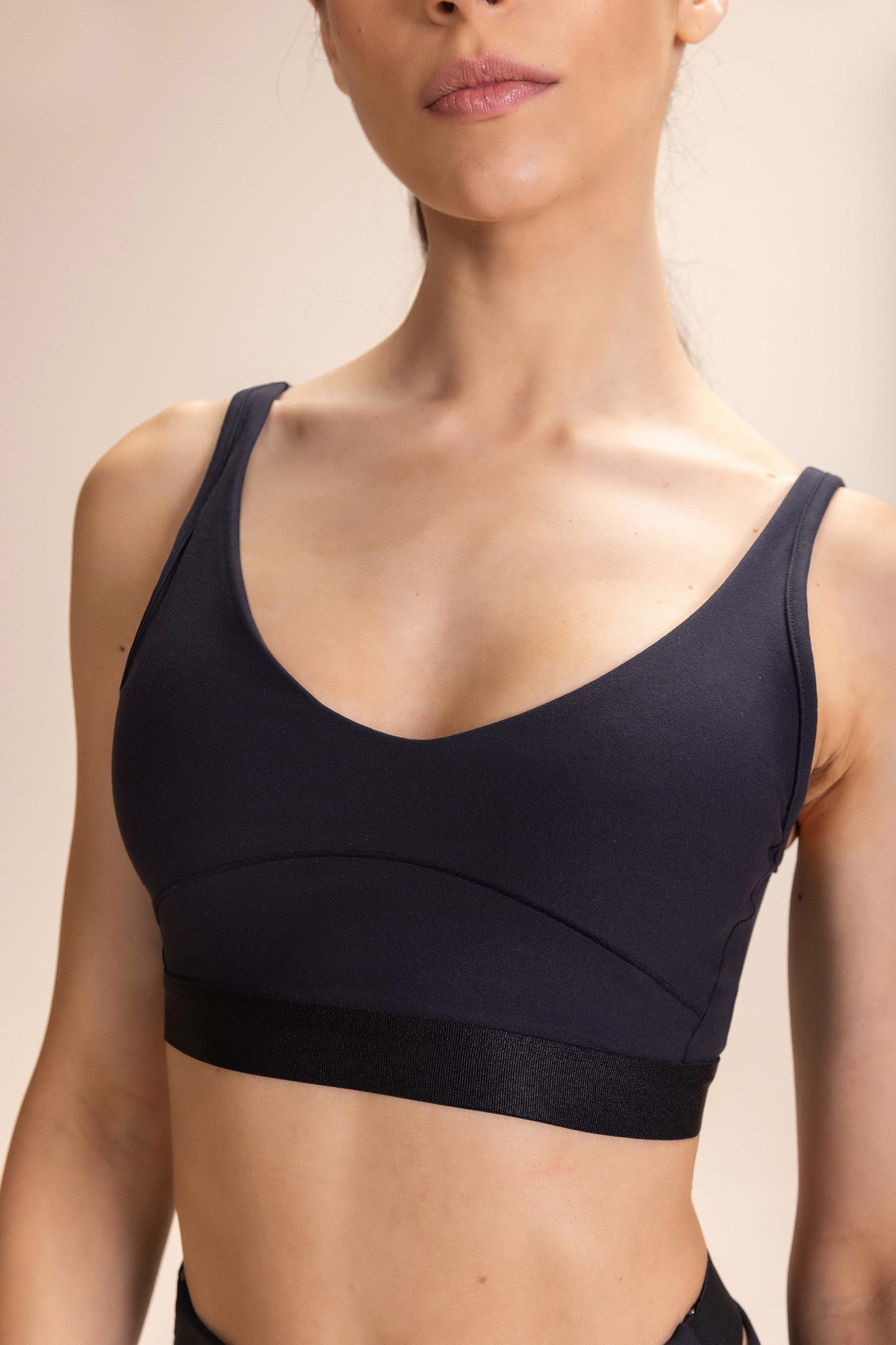 TOP ACTIVE NOIR BLACK
