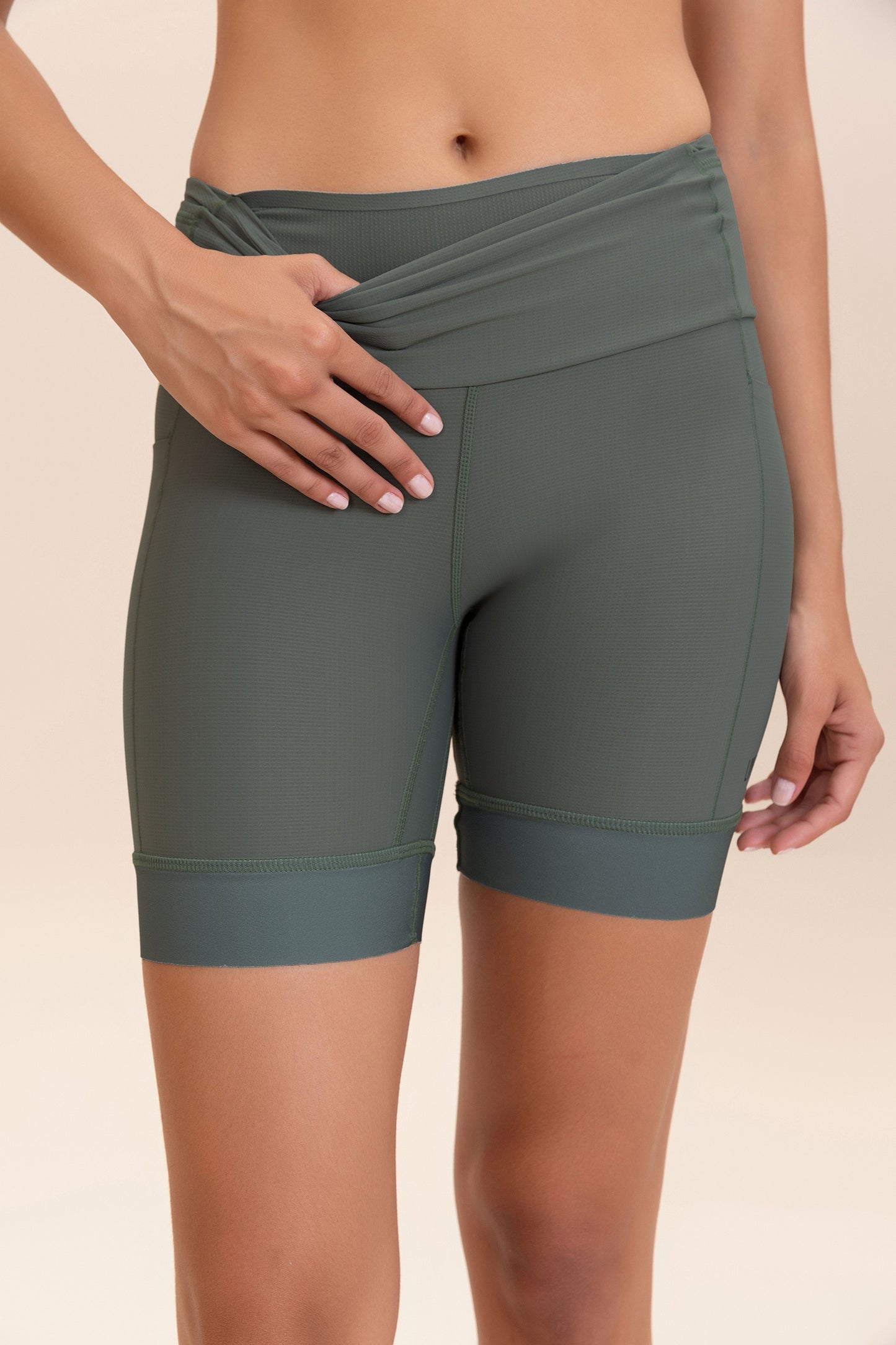 Six Pockets Speed Long Shorts