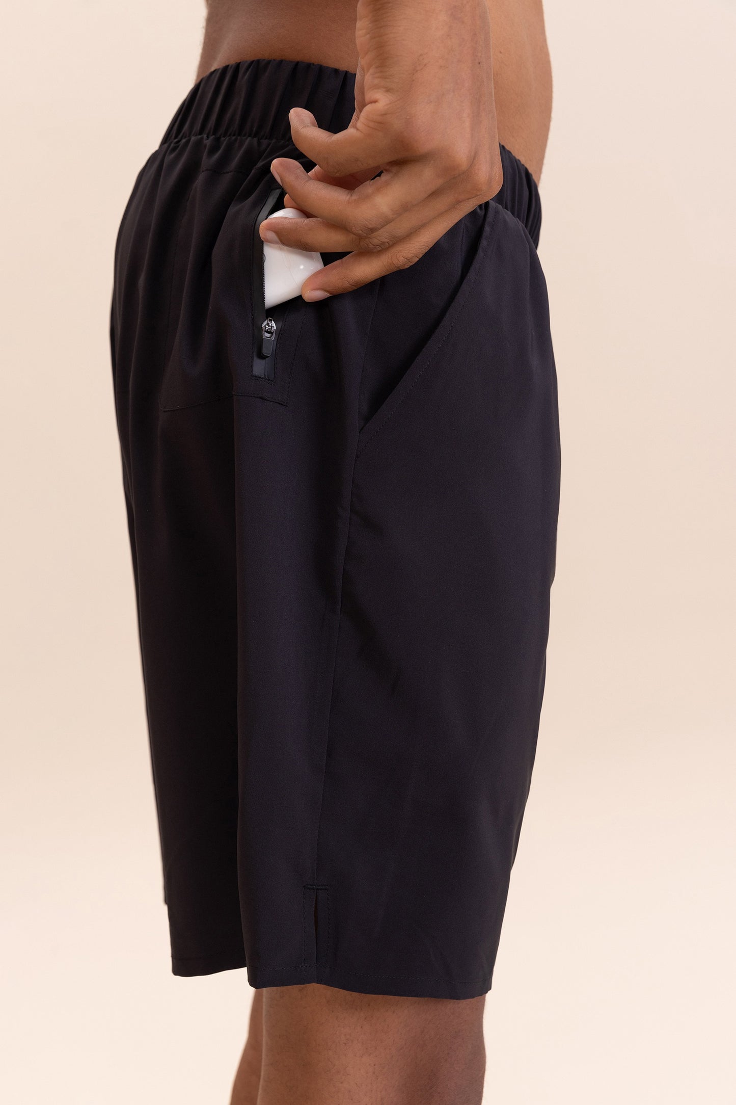 Move 8" Nylon Tech Shorts Men