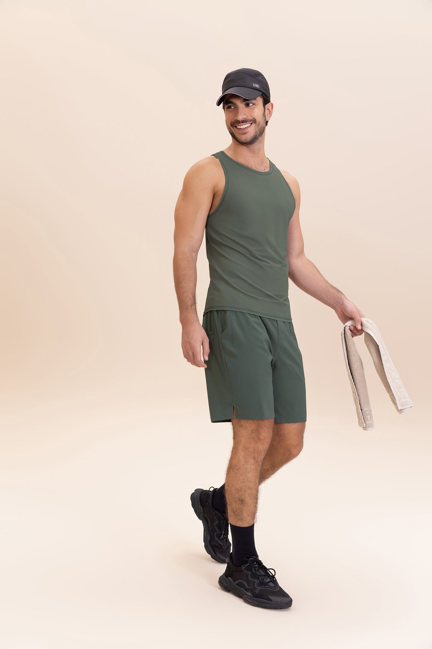 Move 8" Nylon Tech Shorts Men