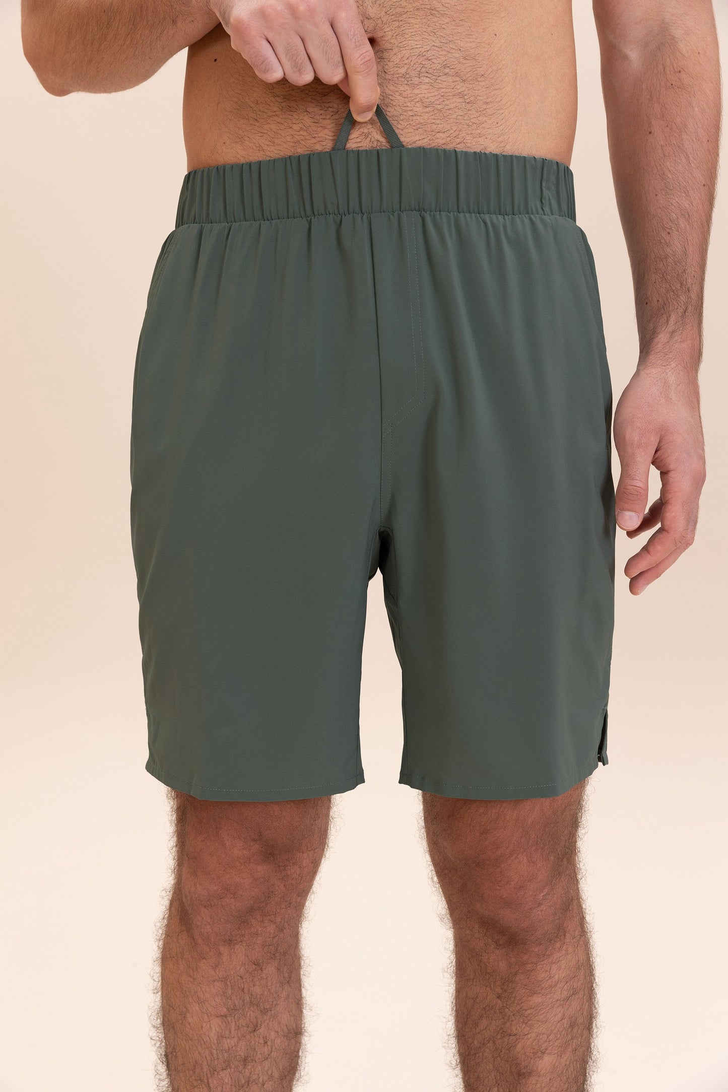 Move 8" Nylon Tech Shorts Men