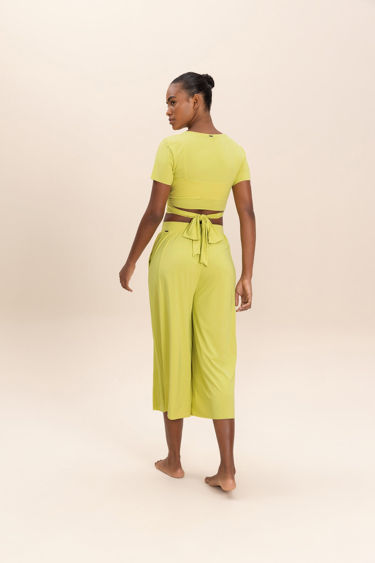 Wide Crossed Top