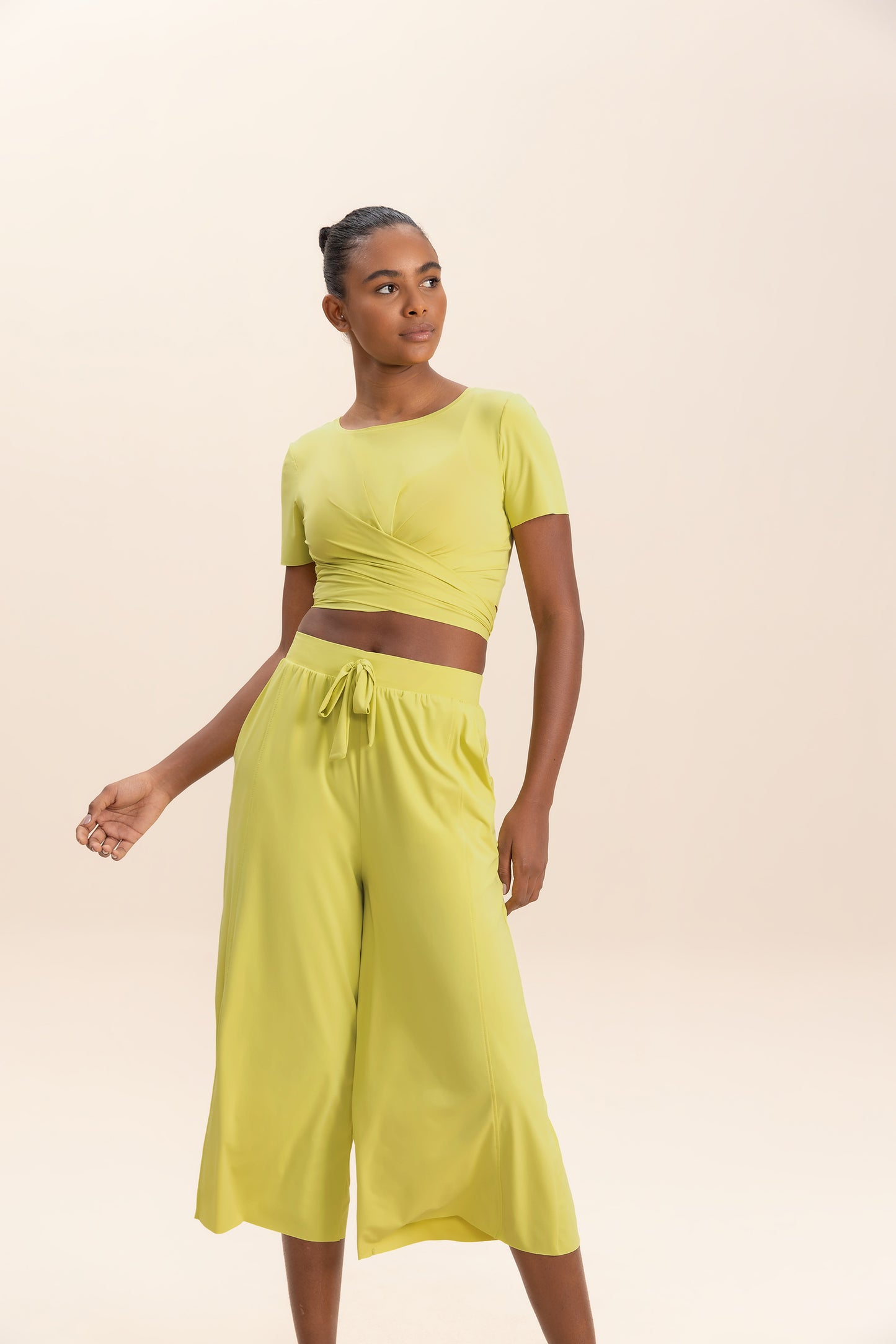 Wide Crossed Top