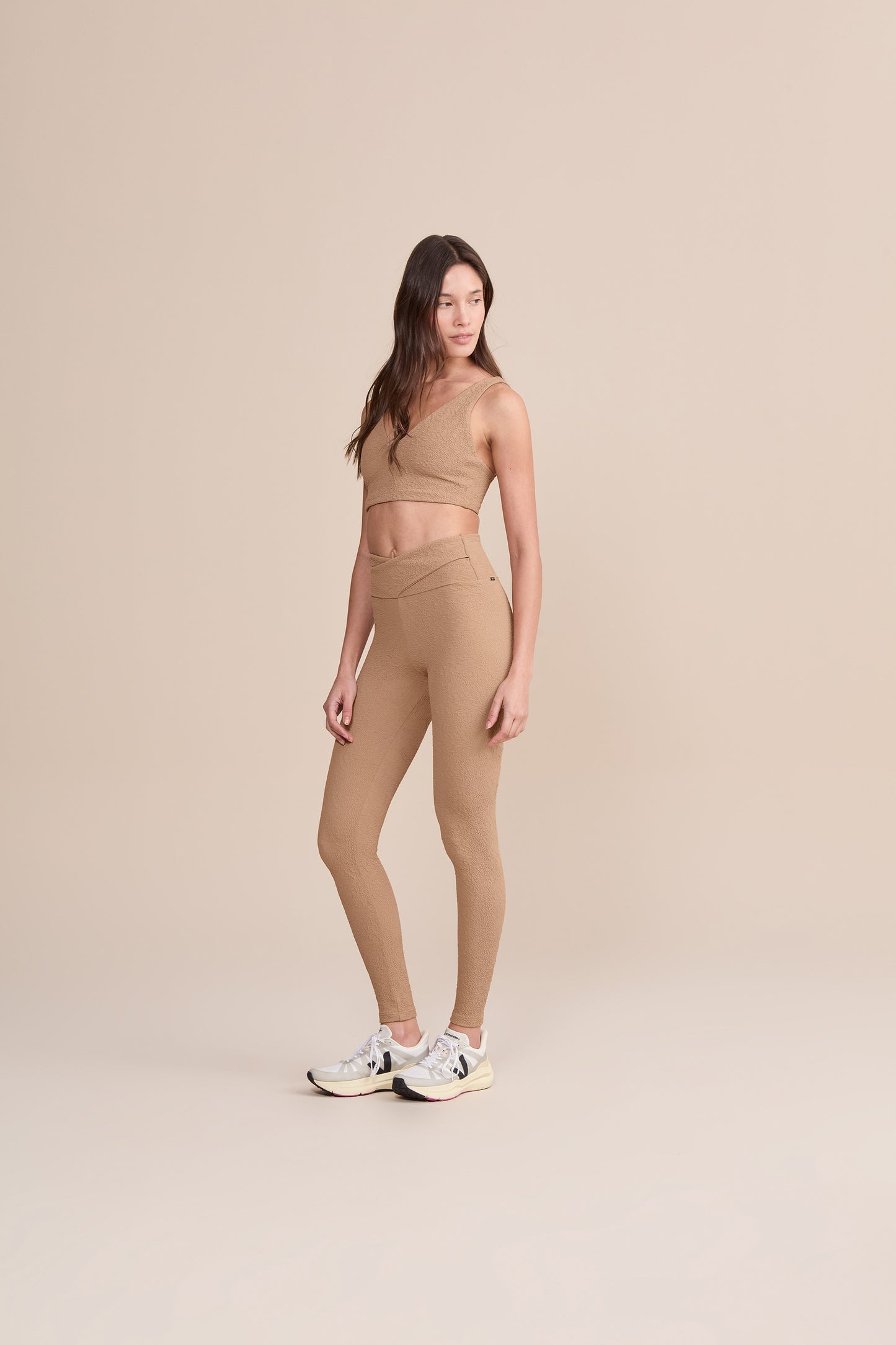 V Jacquard Outline Sports Bra