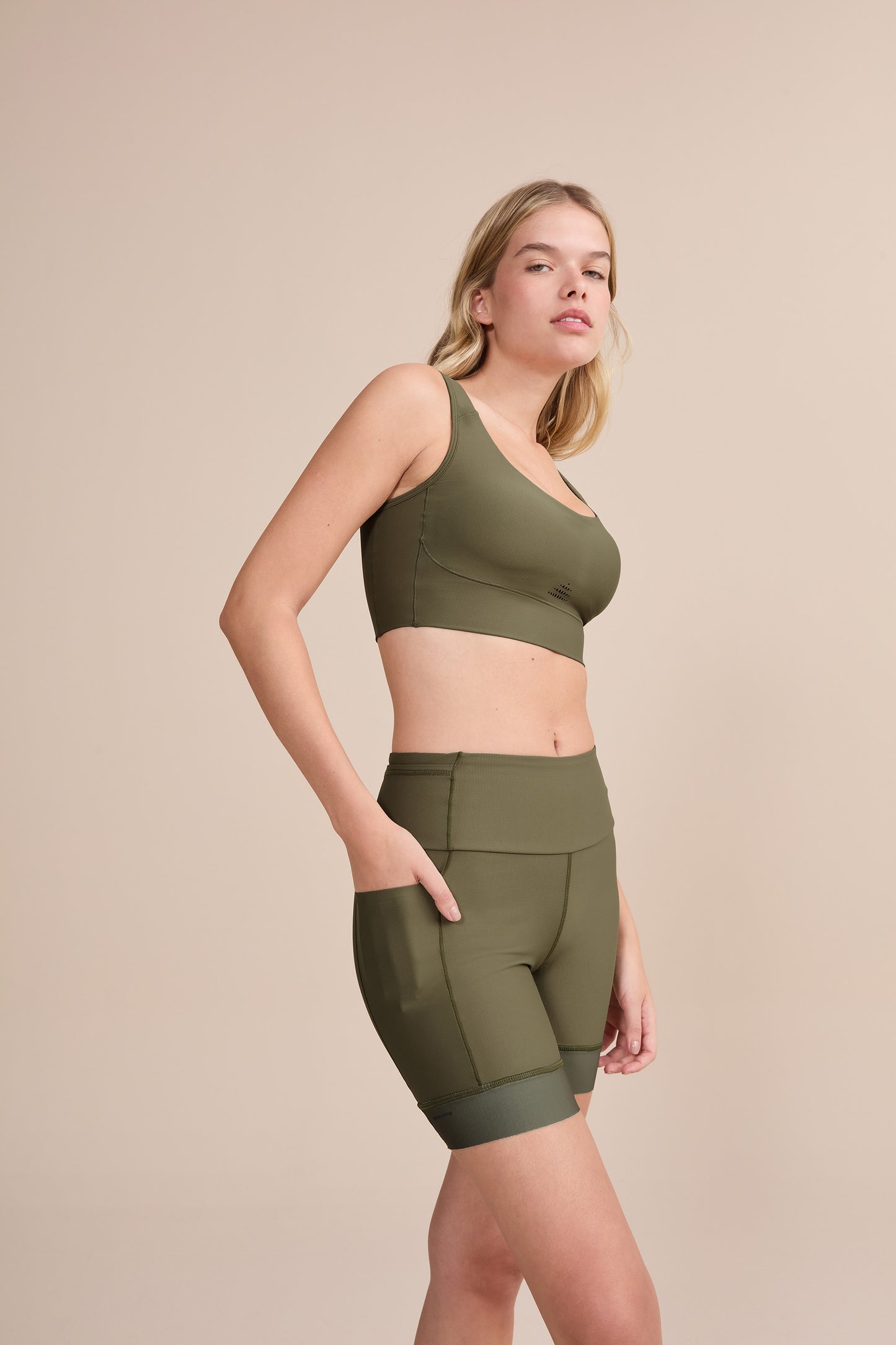 Six Pockets Speed Long Shorts