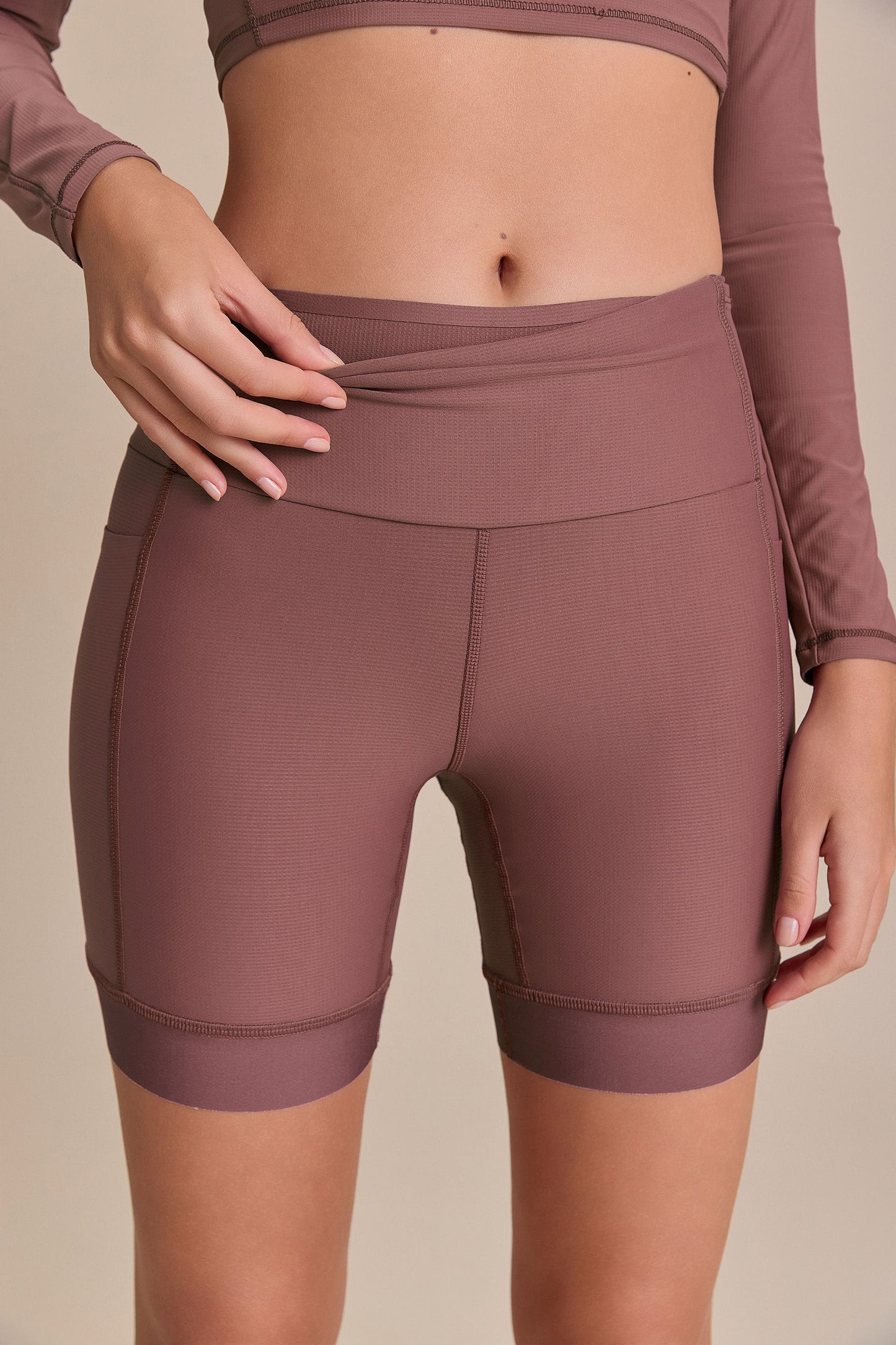 Six Pockets Speed Long Shorts