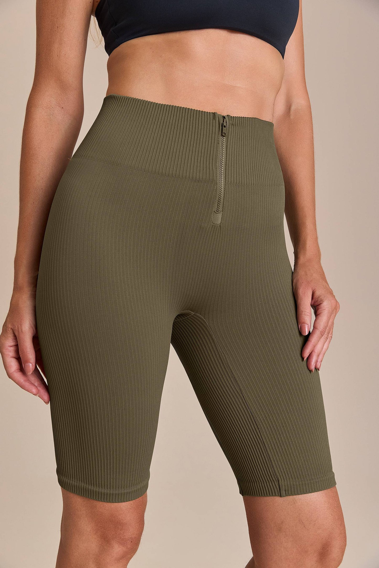 Seamless Knit® Zip Shorts
