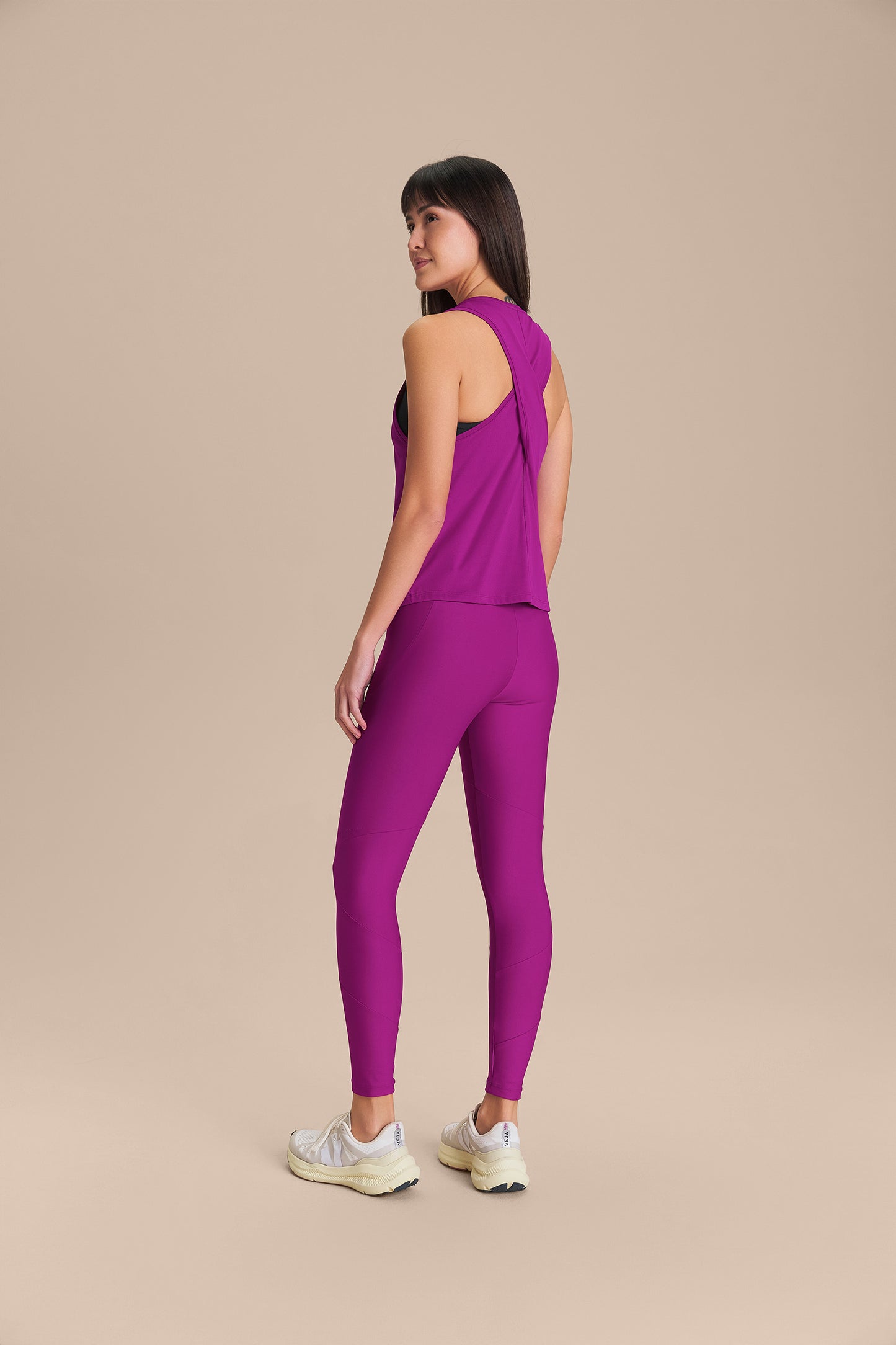 Up Loose Twist Tank