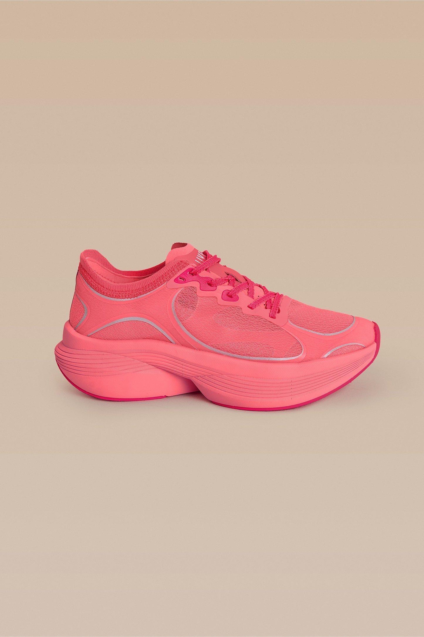 LIVE! LOOP Running Shoe