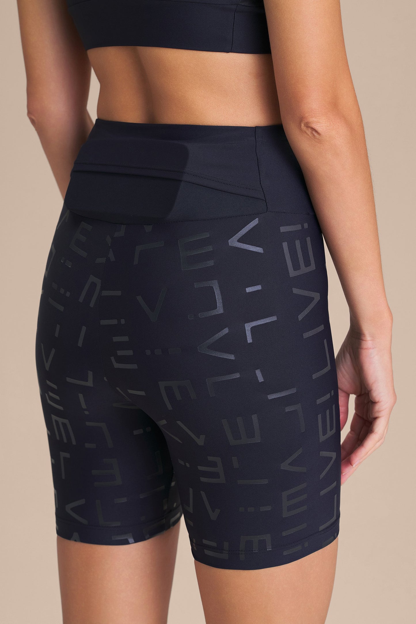 LIVE! Icon Short