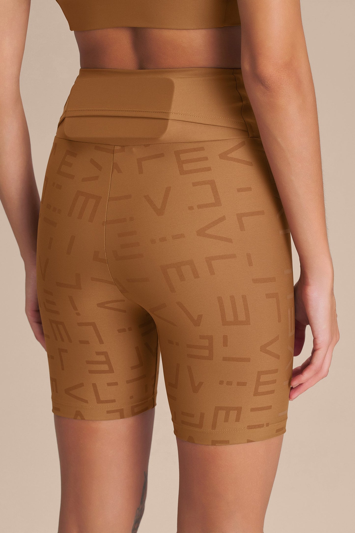LIVE! Icon Short