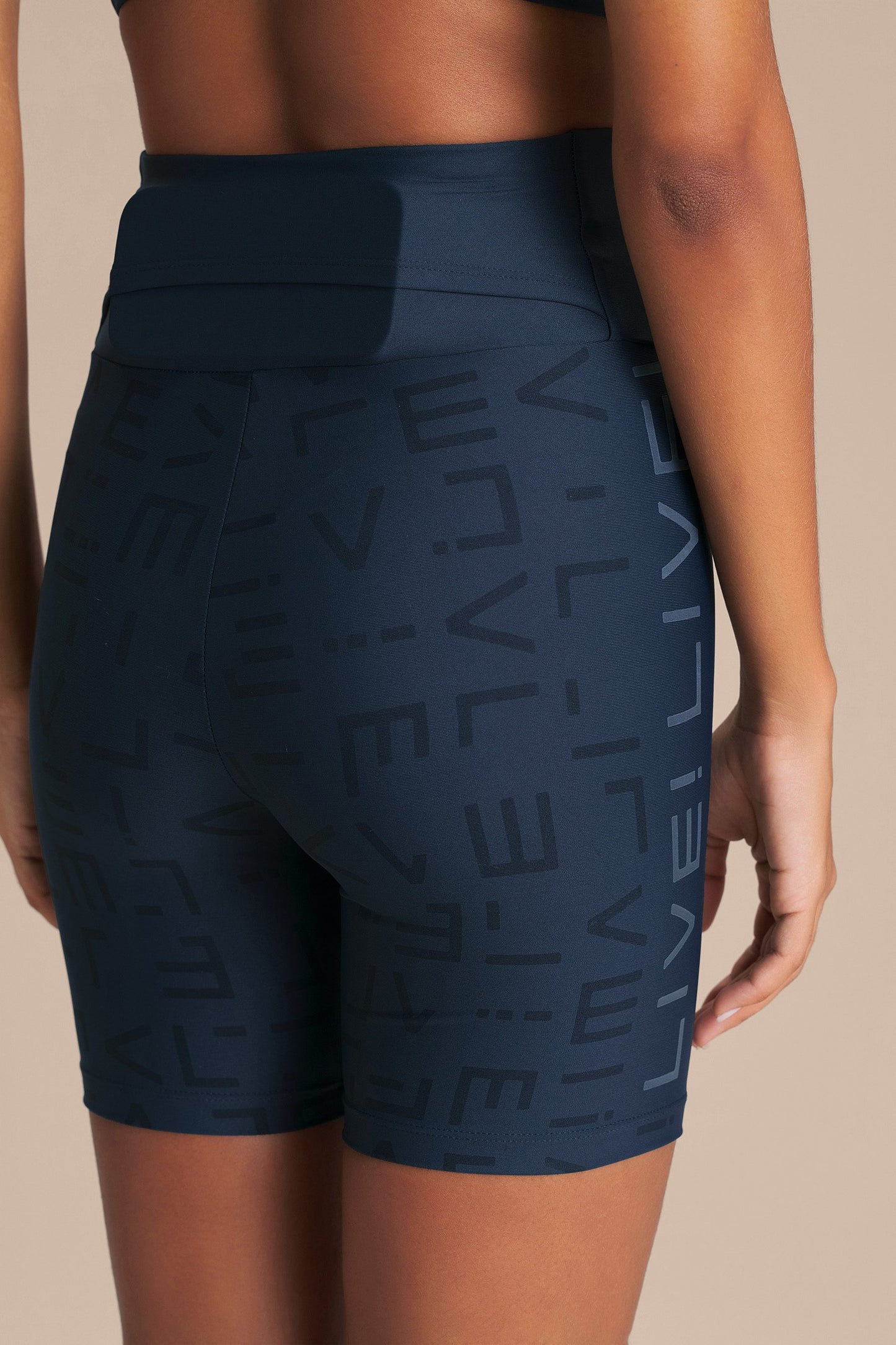 LIVE! Icon Short