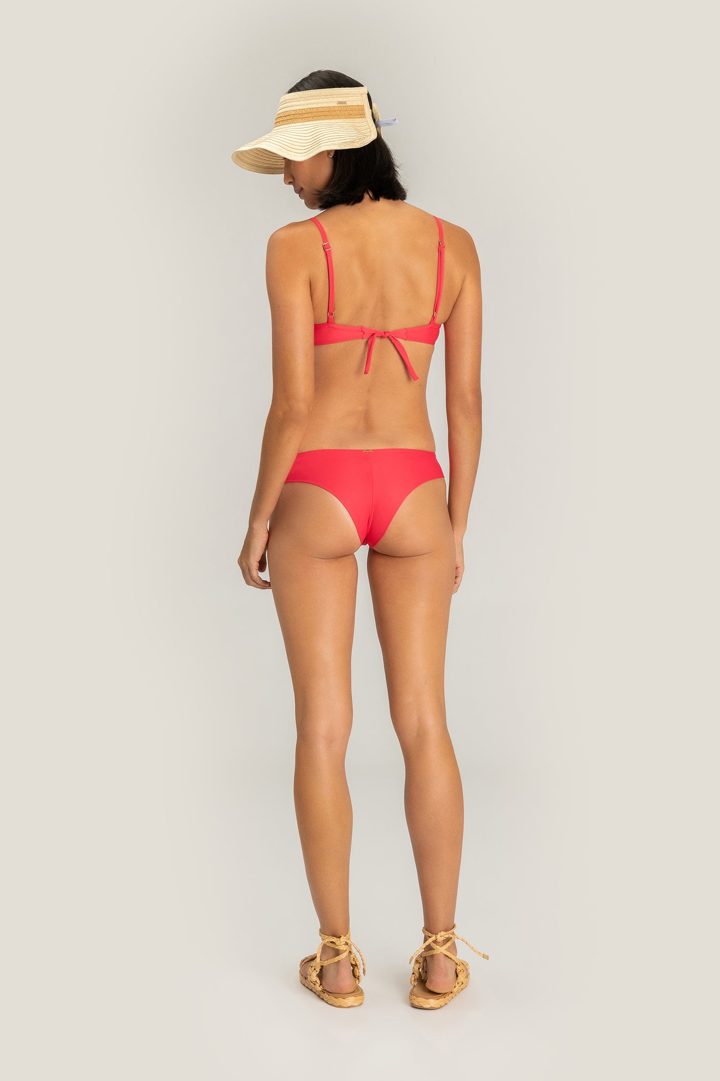 Essential Lux Bottom