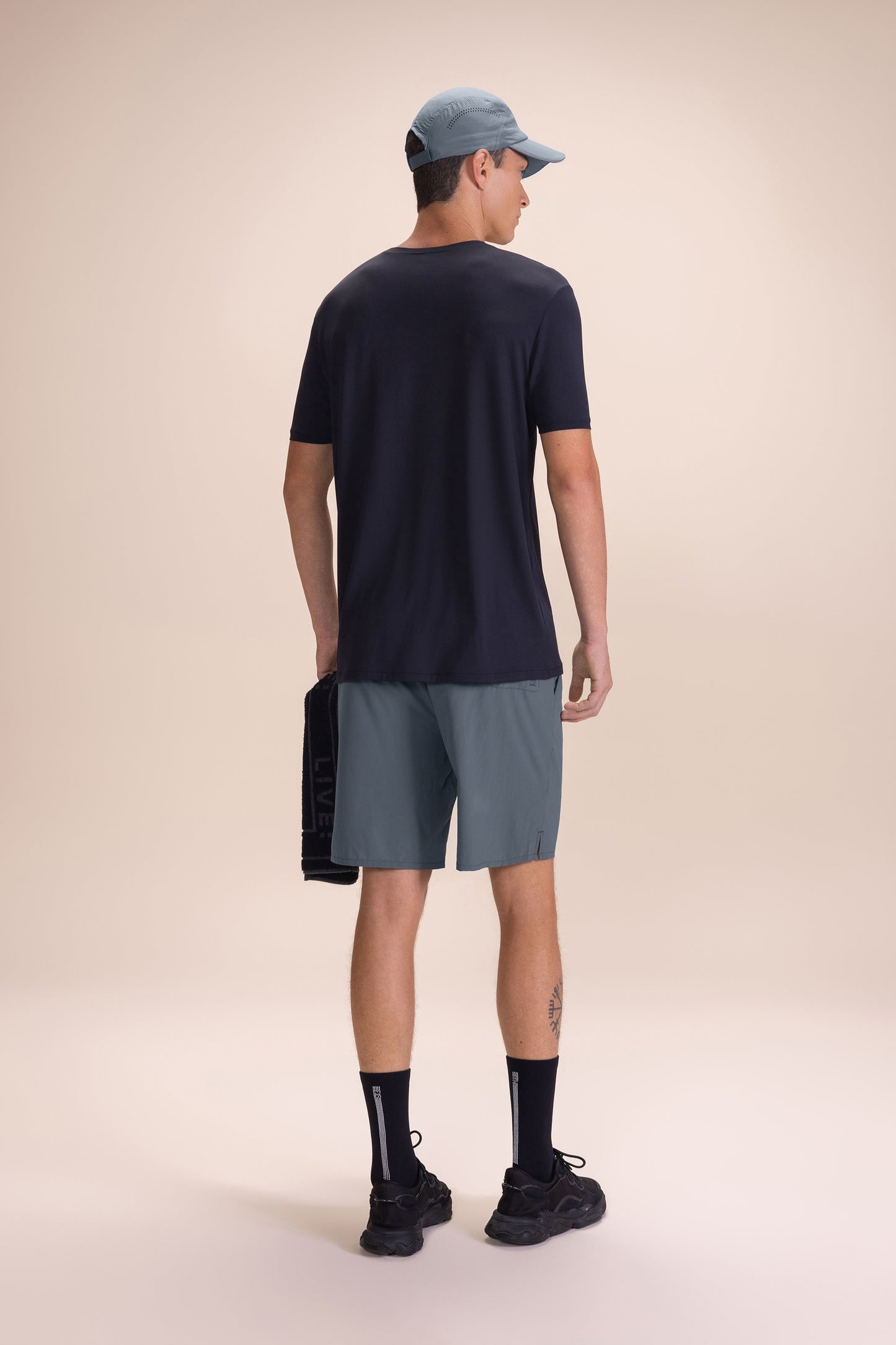 Move 8" Nylon Tech Shorts Men
