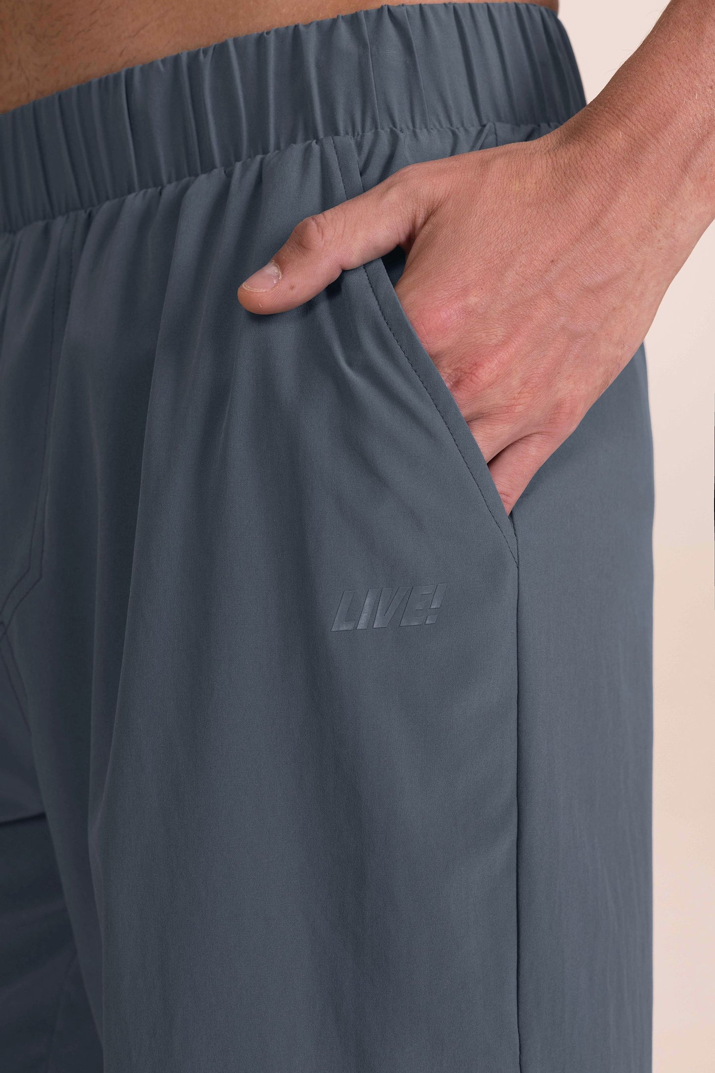Move 8" Nylon Tech Shorts Men